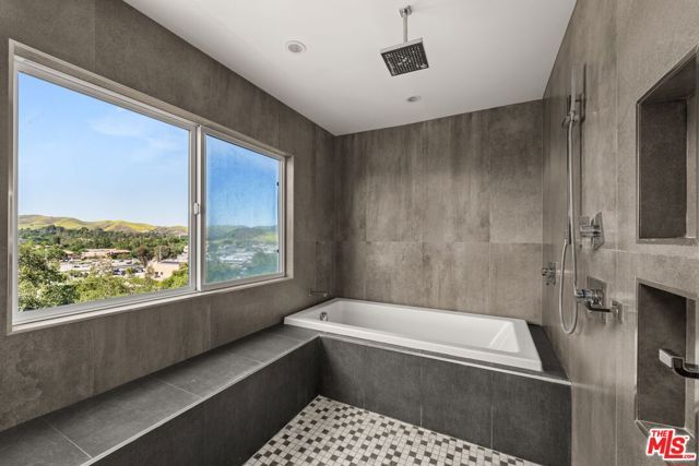 28207 Laura La Plante Drive, Agoura Hills, CA 91301