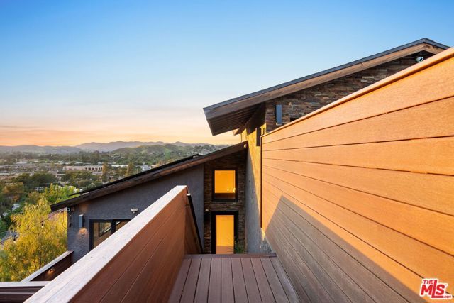 28207 Laura La Plante Drive, Agoura Hills, CA 91301
