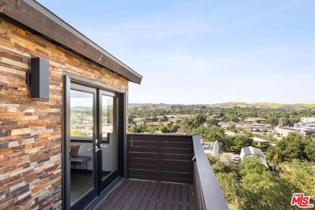 28207 Laura La Plante Drive, Agoura Hills, CA 91301
