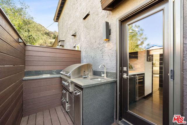 28207 Laura La Plante Drive, Agoura Hills, CA 91301