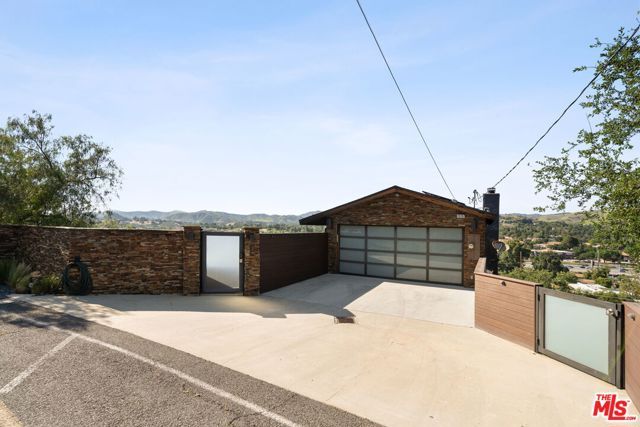 28207 Laura La Plante Drive, Agoura Hills, CA 91301