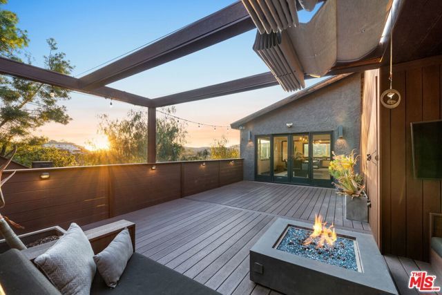 28207 Laura La Plante Drive, Agoura Hills, CA 91301