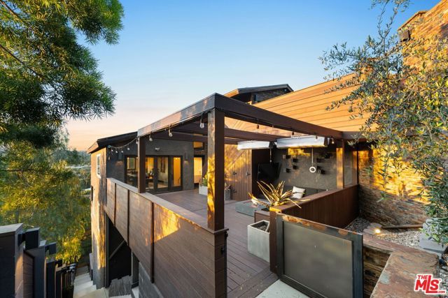 28207 Laura La Plante Drive, Agoura Hills, CA 91301