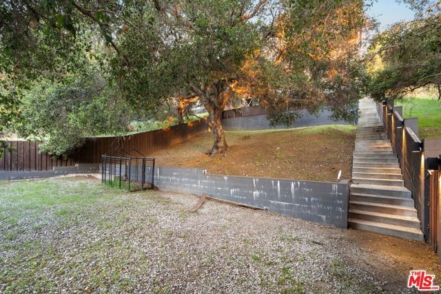 28207 Laura La Plante Drive, Agoura Hills, CA 91301