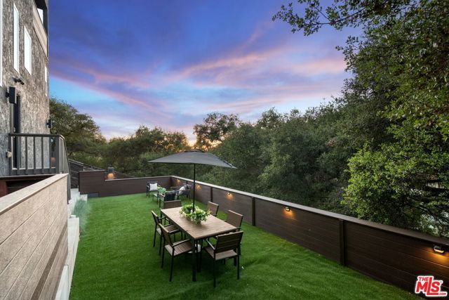 28207 Laura La Plante Drive, Agoura Hills, CA 91301