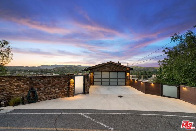 28207 Laura La Plante Drive, Agoura Hills, CA 91301