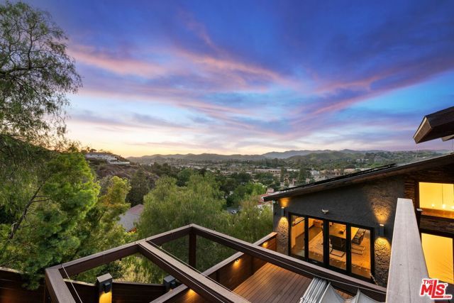 28207 Laura La Plante Drive, Agoura Hills, CA 91301