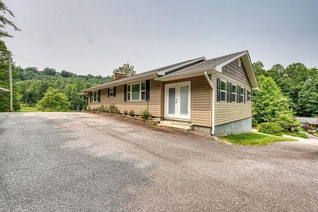 497 Hidden Lake Road, Blairsville, GA 30512