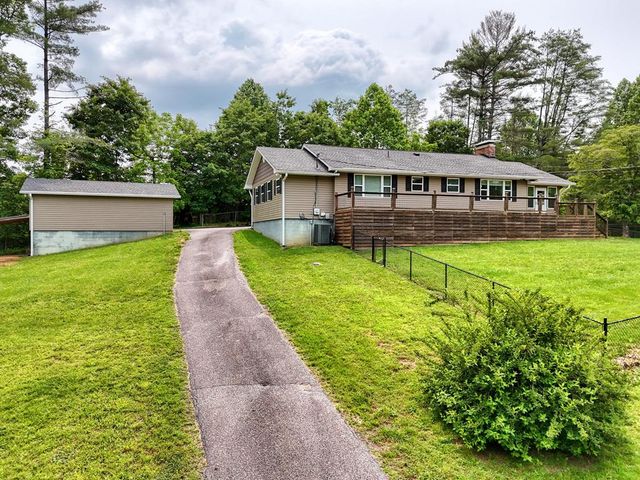 497 Hidden Lake Road, Blairsville, GA 30512