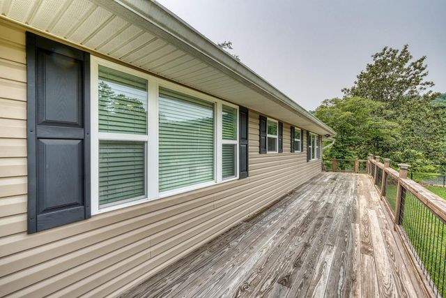 497 Hidden Lake Road, Blairsville, GA 30512