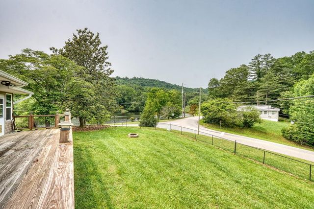 497 Hidden Lake Road, Blairsville, GA 30512