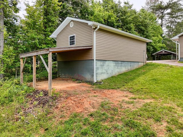 497 Hidden Lake Road, Blairsville, GA 30512