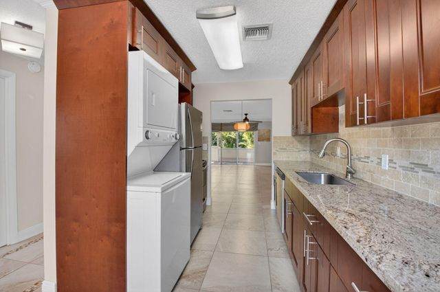 13740 Vía Flora C, Delray Beach, FL 33484
