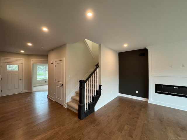 37183 Curwood Drive, Sterling Heights, MI 48310
