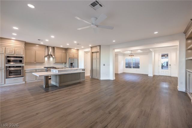 4740 Riva De Romanza Street, Las Vegas, NV 89135