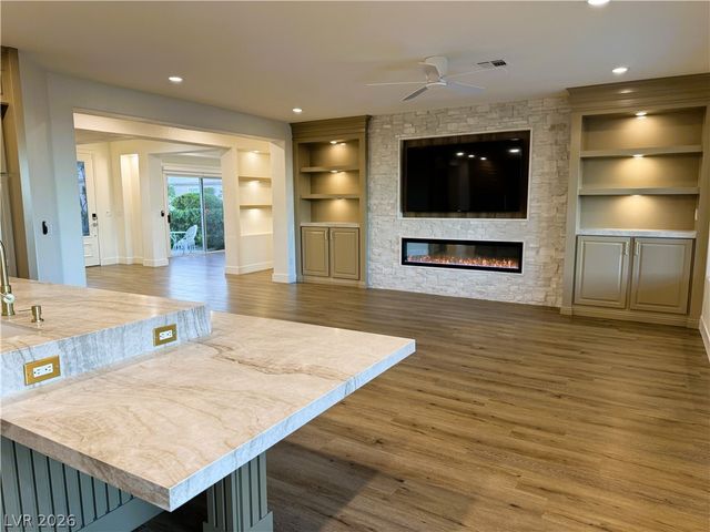 4740 Riva De Romanza Street, Las Vegas, NV 89135