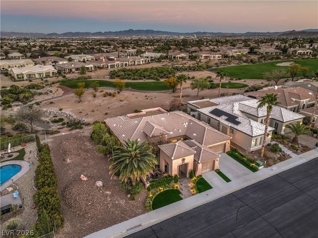 4740 Riva De Romanza Street, Las Vegas, NV 89135