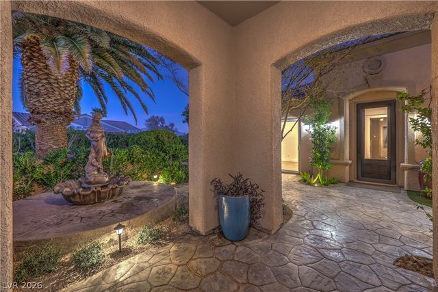 4740 Riva De Romanza Street, Las Vegas, NV 89135