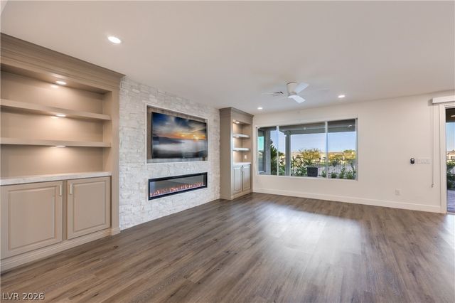 4740 Riva De Romanza Street, Las Vegas, NV 89135