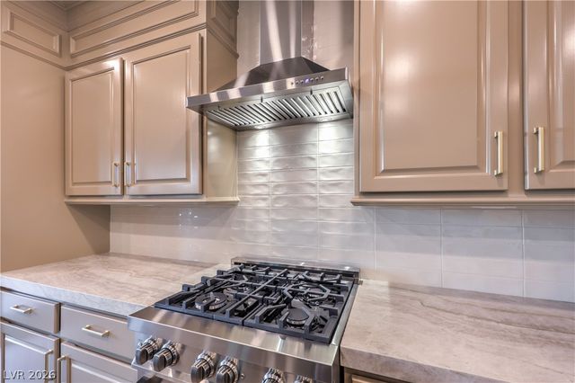 4740 Riva De Romanza Street, Las Vegas, NV 89135