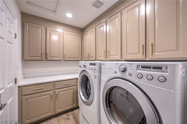 4740 Riva De Romanza Street, Las Vegas, NV 89135