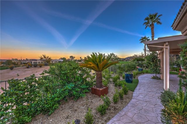 4740 Riva De Romanza Street, Las Vegas, NV 89135