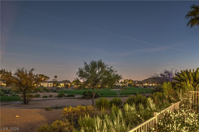 4740 Riva De Romanza Street, Las Vegas, NV 89135