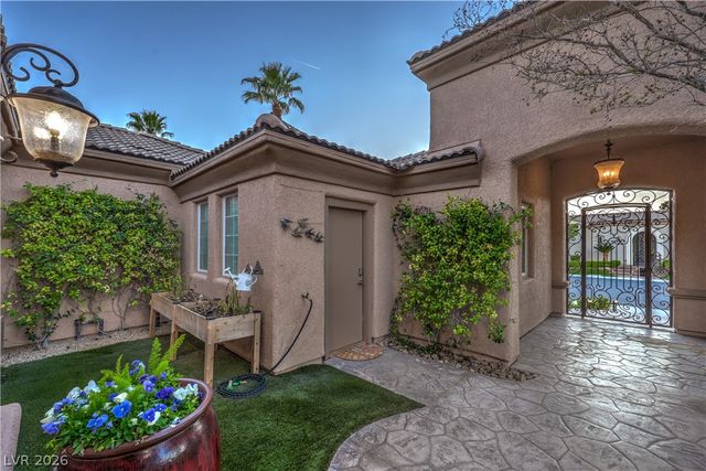 4740 Riva De Romanza Street, Las Vegas, NV 89135