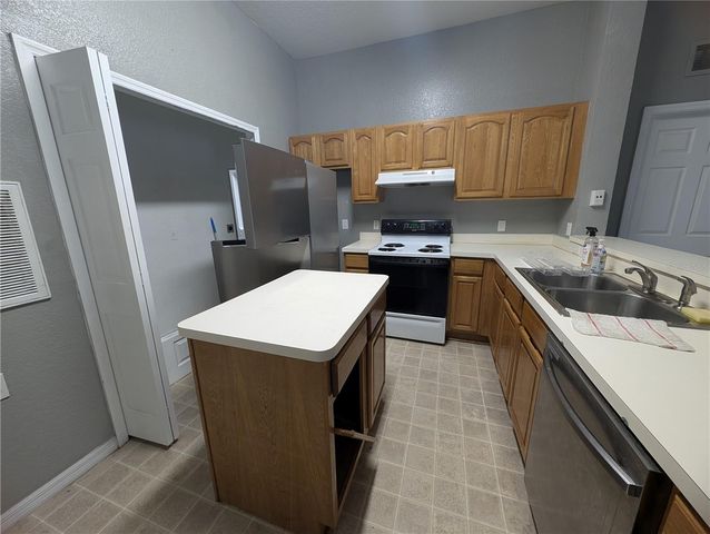 970 N SPRING GARDENS AVENUE 214, Deland, FL 32724