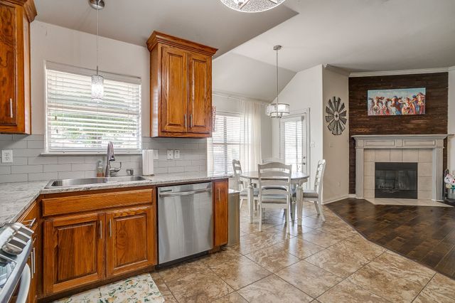 1325 Sierra Blanca Drive, Fort Worth, TX 76028