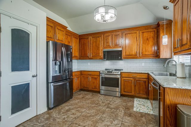 1325 Sierra Blanca Drive, Fort Worth, TX 76028