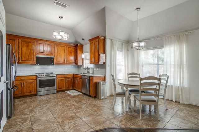 1325 Sierra Blanca Drive, Fort Worth, TX 76028