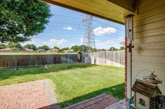 1325 Sierra Blanca Drive, Fort Worth, TX 76028