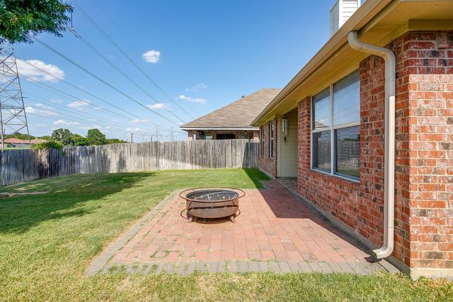 1325 Sierra Blanca Drive, Fort Worth, TX 76028