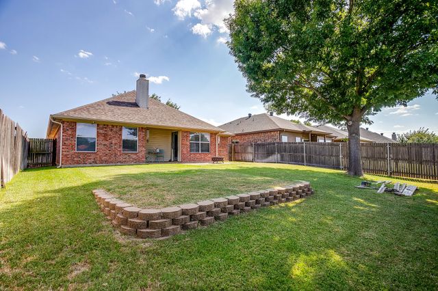 1325 Sierra Blanca Drive, Fort Worth, TX 76028