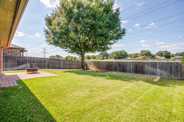 1325 Sierra Blanca Drive, Fort Worth, TX 76028