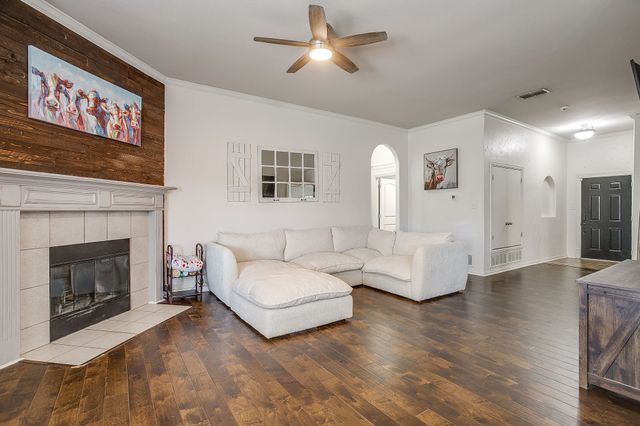 1325 Sierra Blanca Drive, Fort Worth, TX 76028