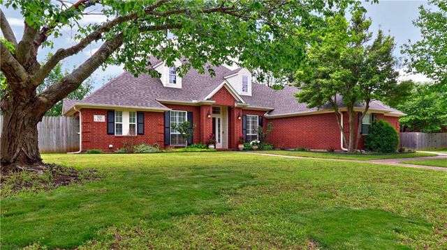 5408 Redbud Street, Rogers, AR 72758