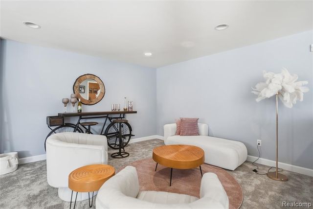 339 N Alice Avenue, Rochester, MI 48307