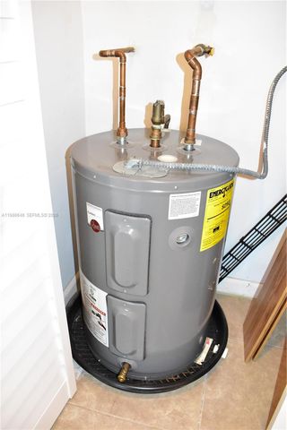 9561 Sunrise Lakes Blvd 106, Sunrise, FL 33322