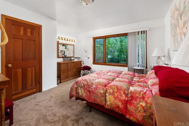 2362 Lone Oak Lane, Vista, CA 92084