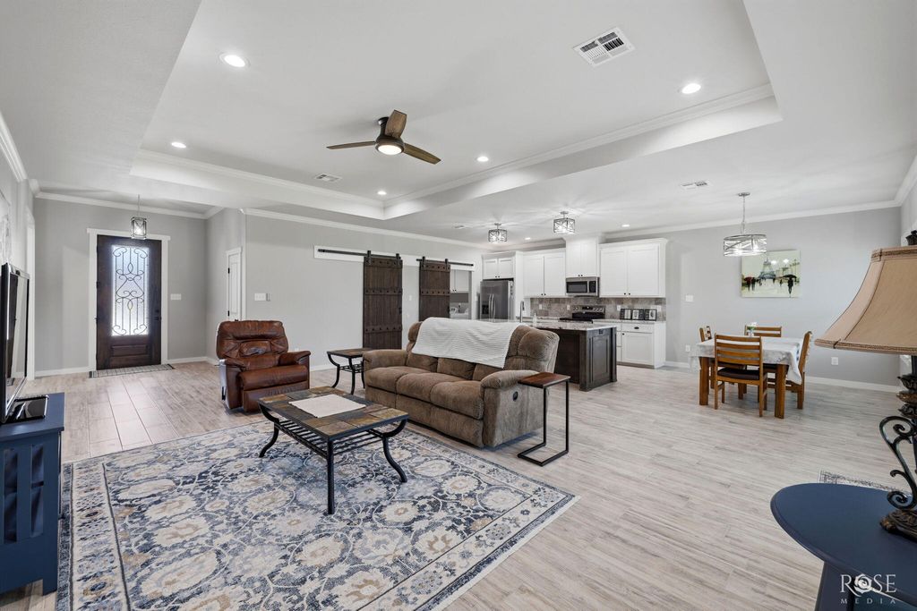 Image 10 of property listing at 4041 Caroline Lane, San Angelo, TX 76904