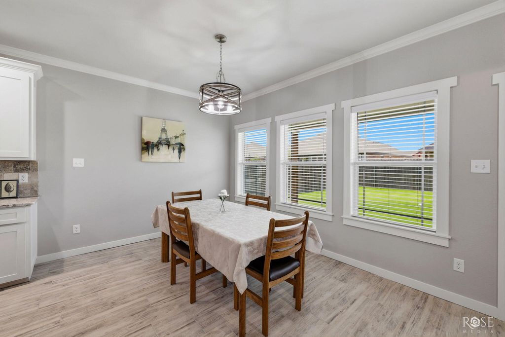 Image 11 of property listing at 4041 Caroline Lane, San Angelo, TX 76904