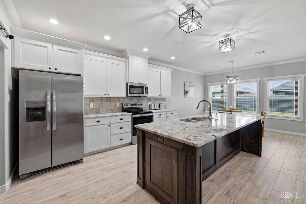 Image 16 of property listing at 4041 Caroline Lane, San Angelo, TX 76904