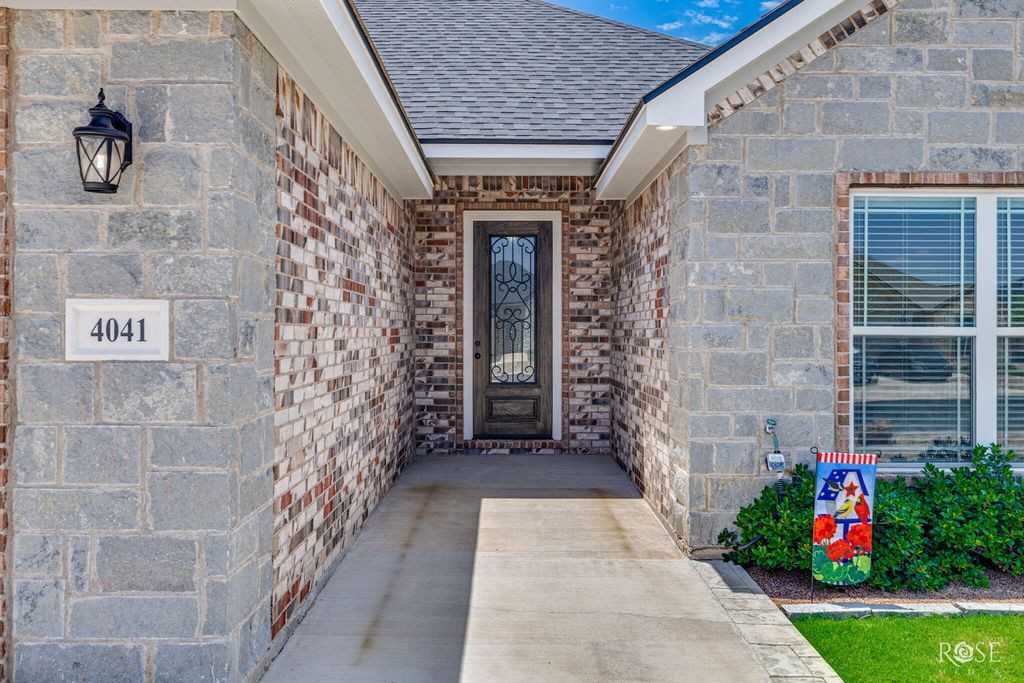 Image 6 of property listing at 4041 Caroline Lane, San Angelo, TX 76904