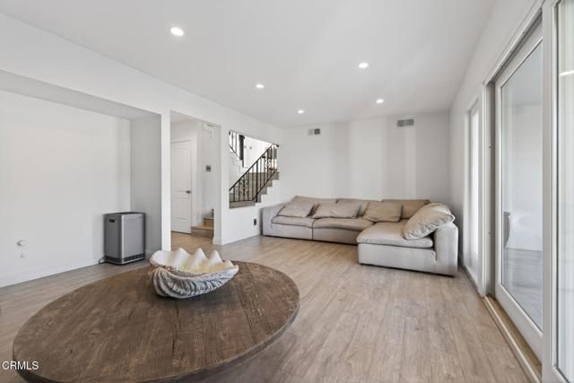 542 Valley View Way, Ventura, CA 93003