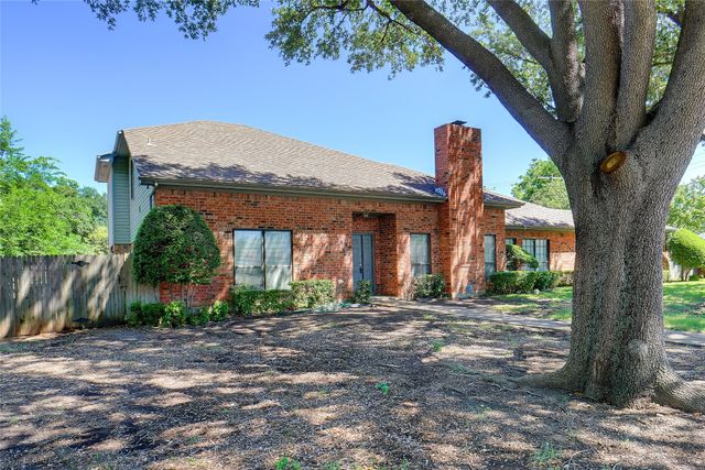 5834 Westhaven Drive B, Fort Worth, TX 76132
