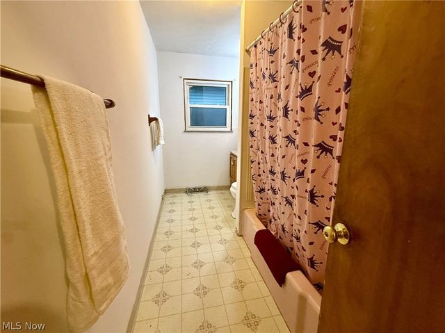 386 Fulmer Avenue, Akron, OH 44312