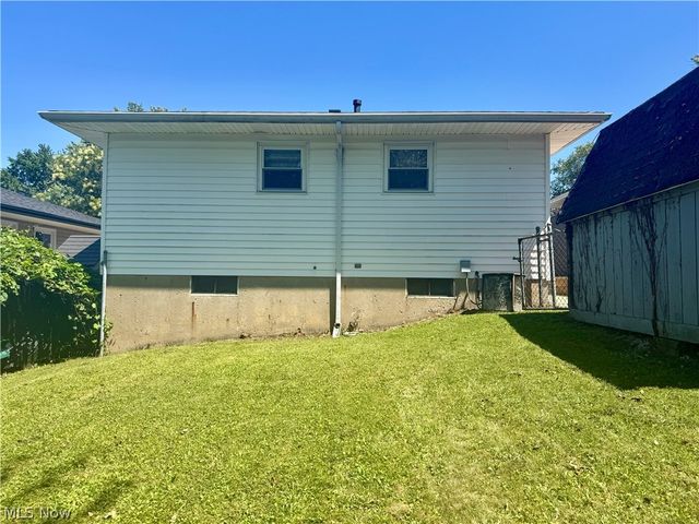 386 Fulmer Avenue, Akron, OH 44312