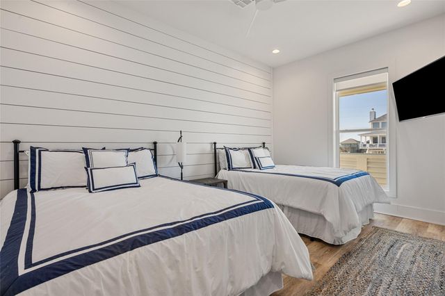 3726 Biscayne Beach Road, Port Bolivar, TX 77650